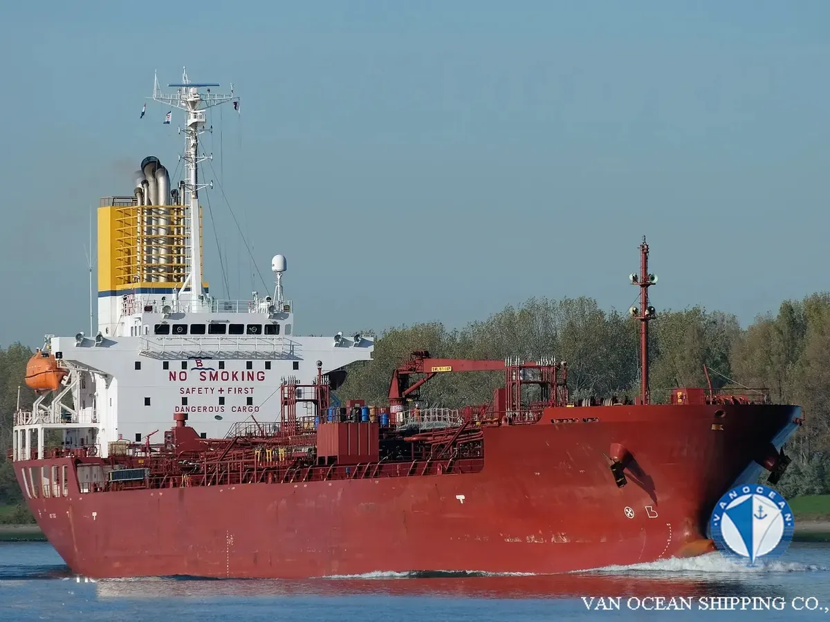 Oil/Chemical tanker for sale