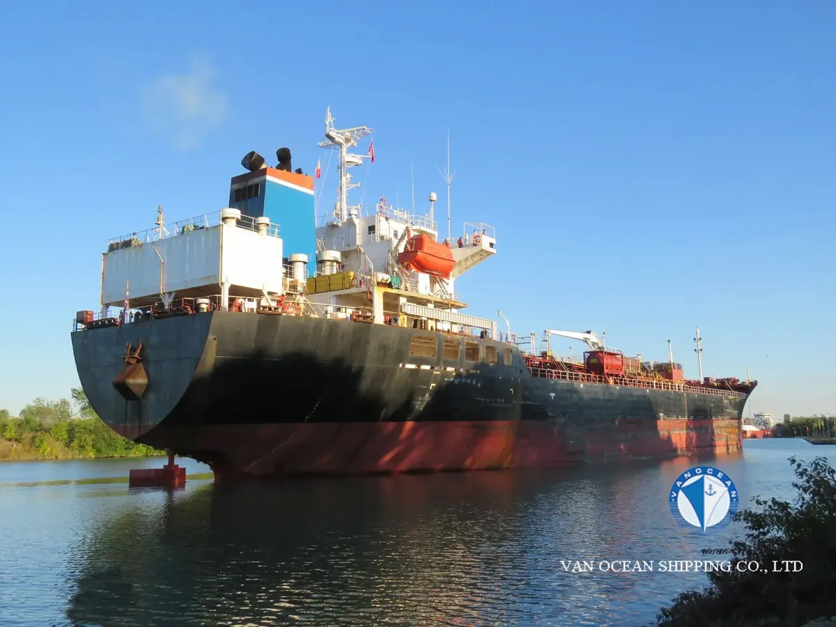 Oil/Chemical tanker for sale