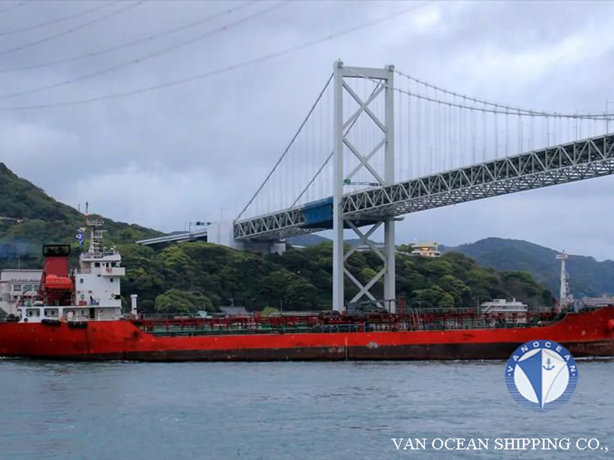 Oil/Chemical tanker for sale