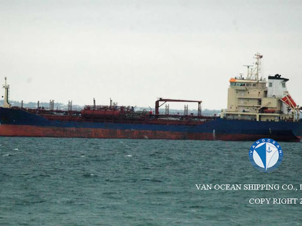 Oil/Chemical tanker for sale