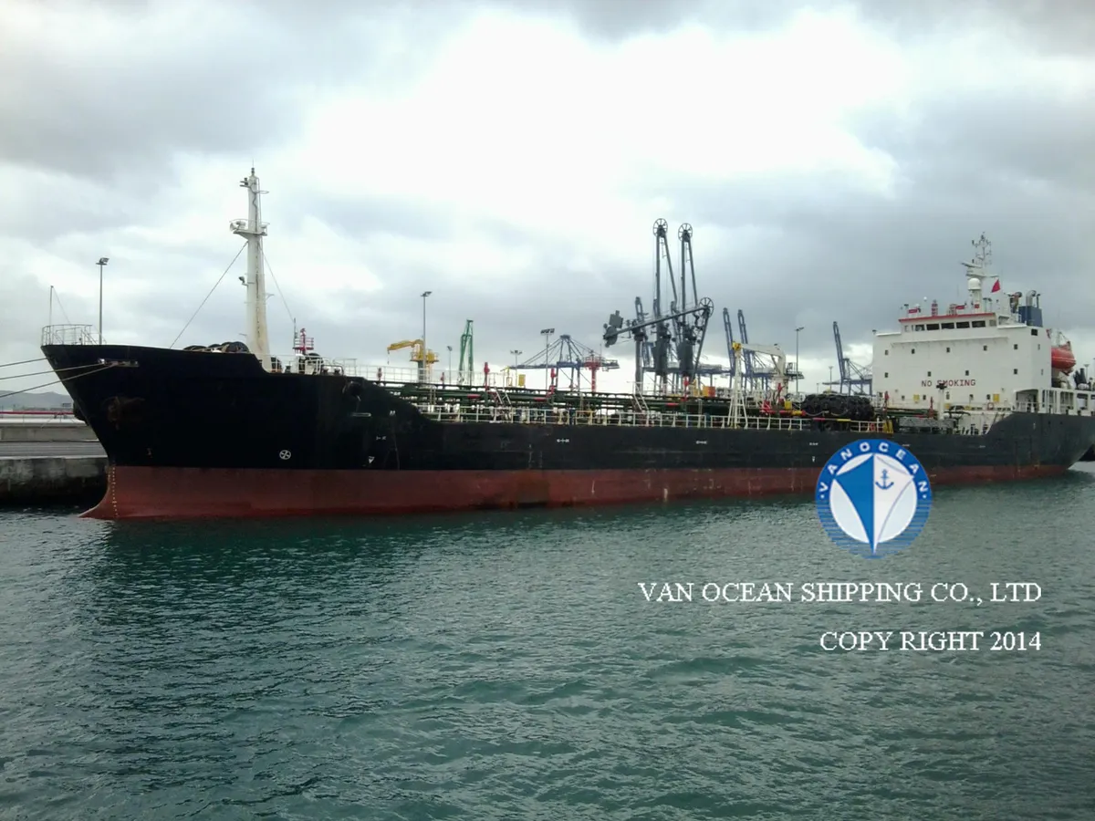 Oil/Chemical tanker for sale
