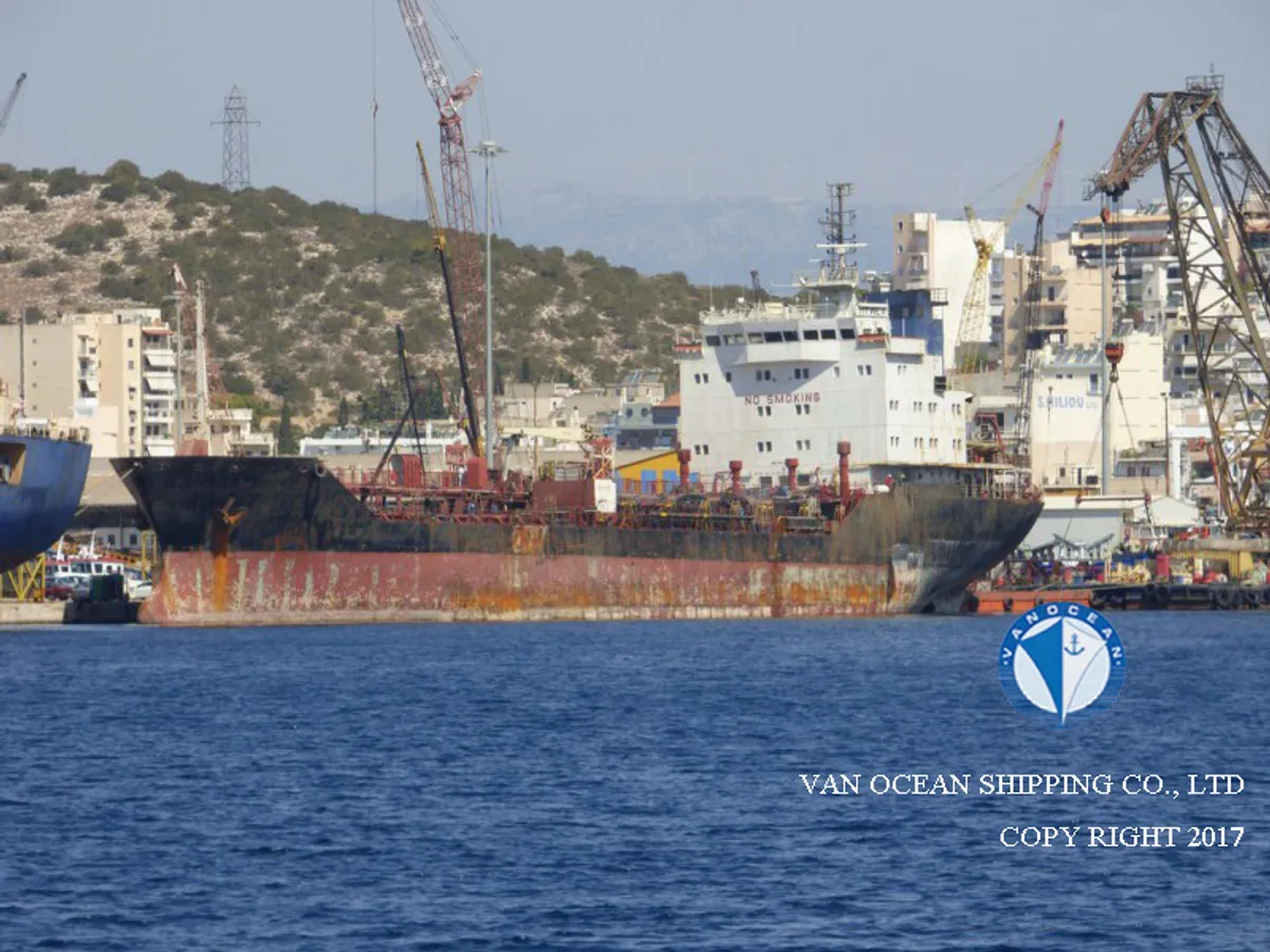 Oil/Chemical tanker for sale