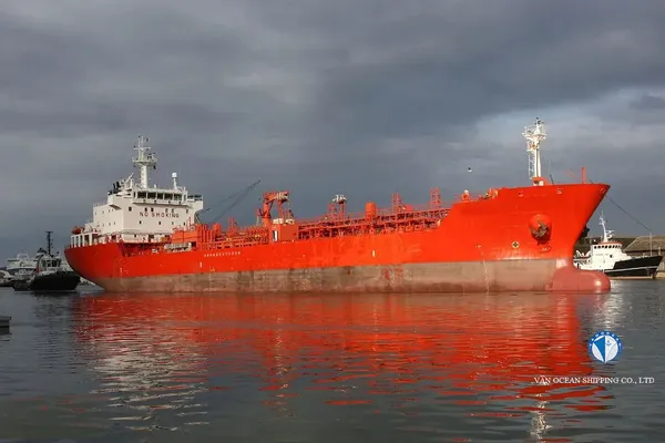 Oil/Chemical tanker for sale