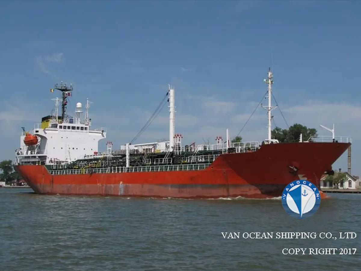 Oil/Chemical tanker for sale