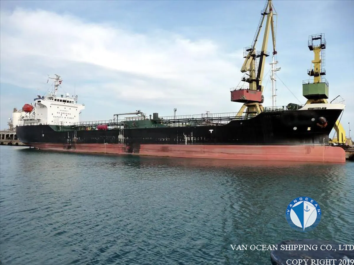 Oil/Chemical tanker for sale
