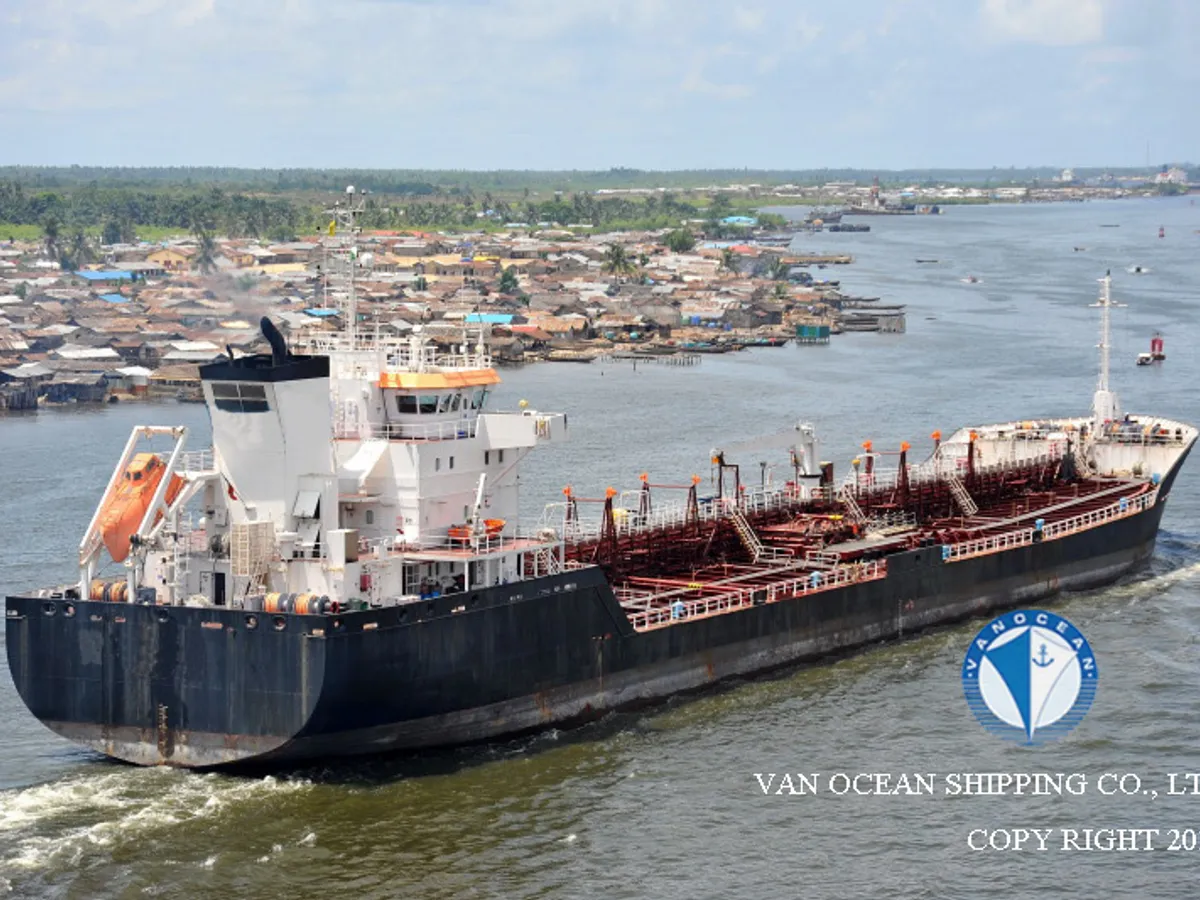 Oil/Chemical tanker for sale