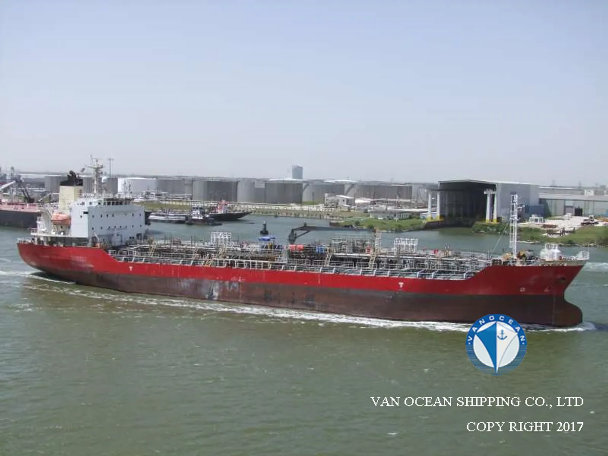 Oil/Chemical tanker for sale